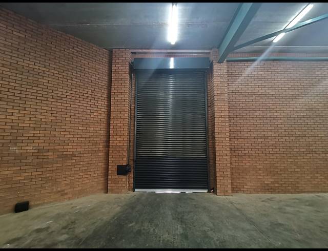 2,250M² WAREHOUSE FOR SALE IN POMONA